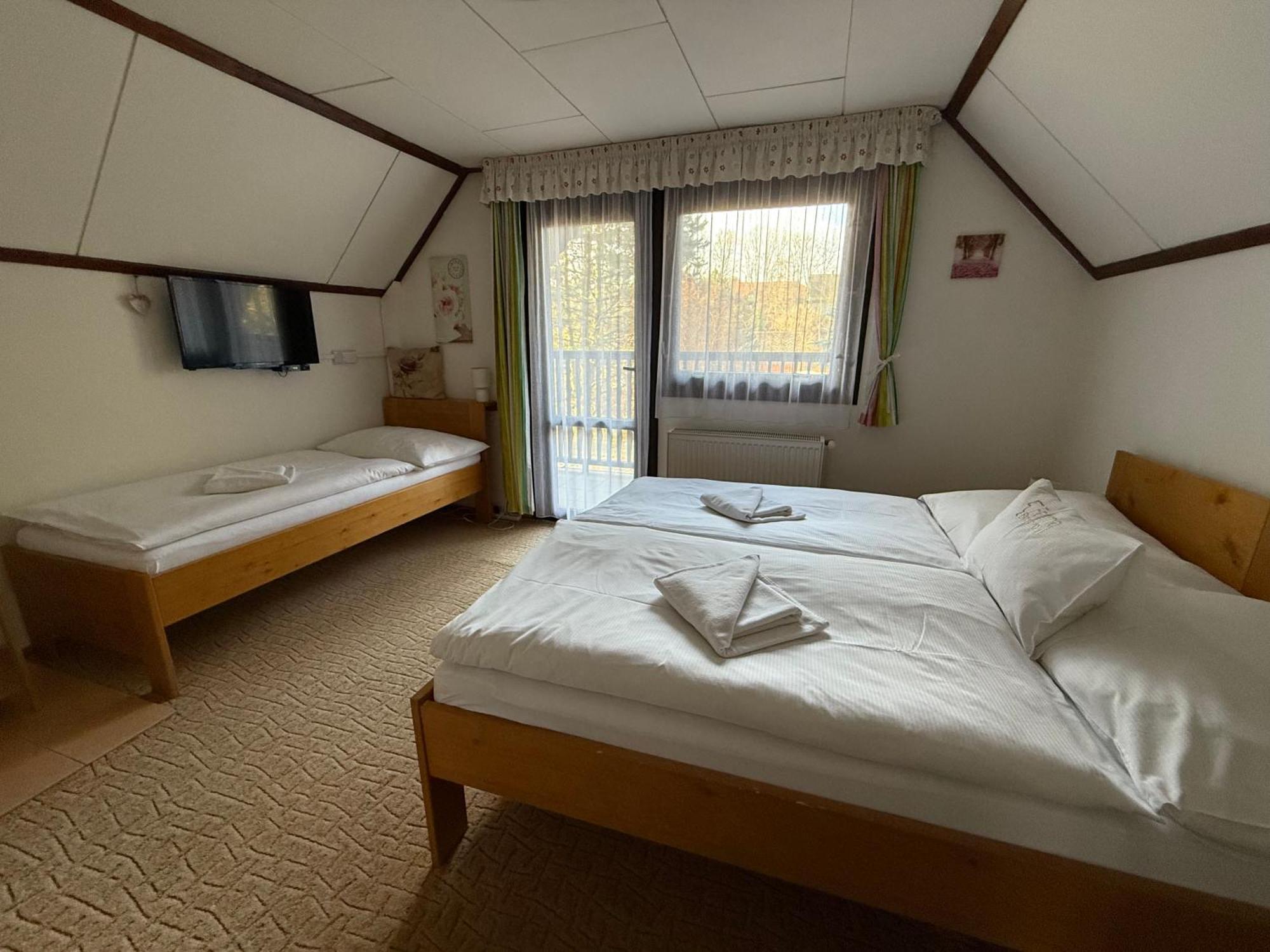 Farma Basarovi Hotel Prosecne Екстериор снимка