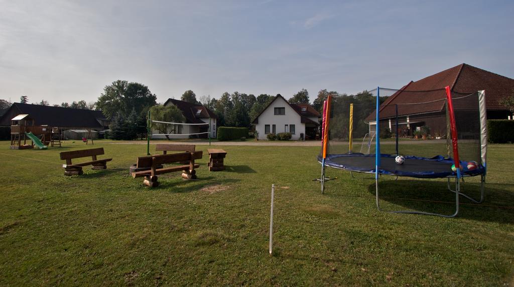 Farma Basarovi Hotel Prosecne Екстериор снимка